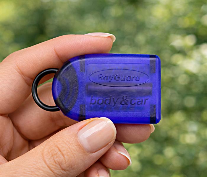 body_car_in_frauenhand